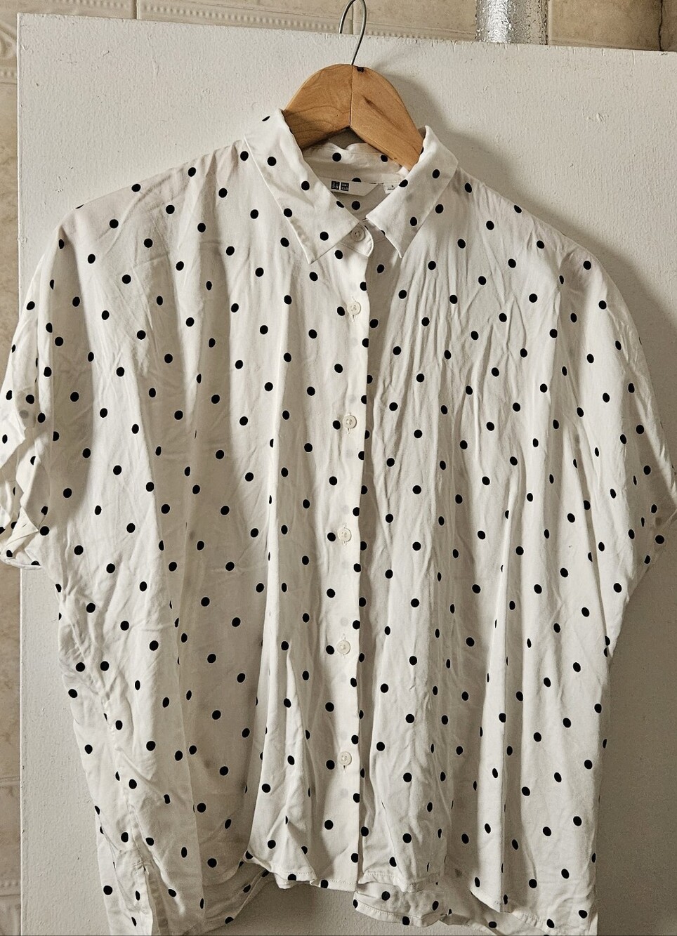 Uniqlo White Button-Up Shirt with Black Polka Dots